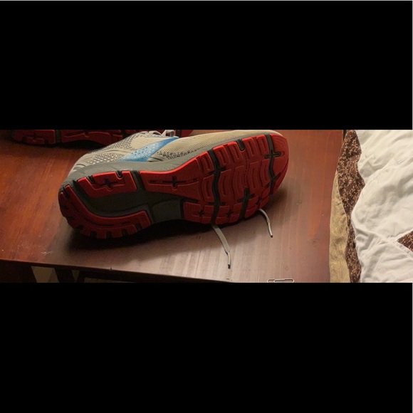 Brooks Men's Gray and Blue Athletic Shoes - Picture 2 of 4